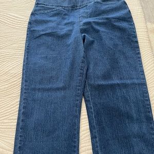 CHIC woman’s jeans size 12 medium blue new never worn